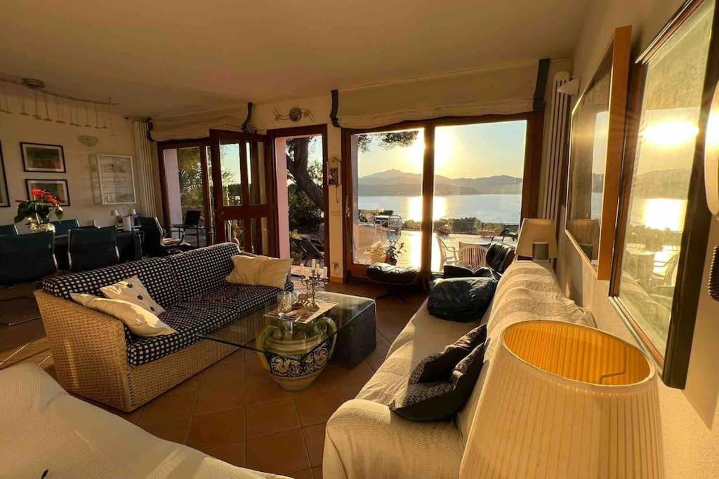 Villa Mit Whirlpool Und Phantastischer Aussicht Capoliveri  Exterior foto