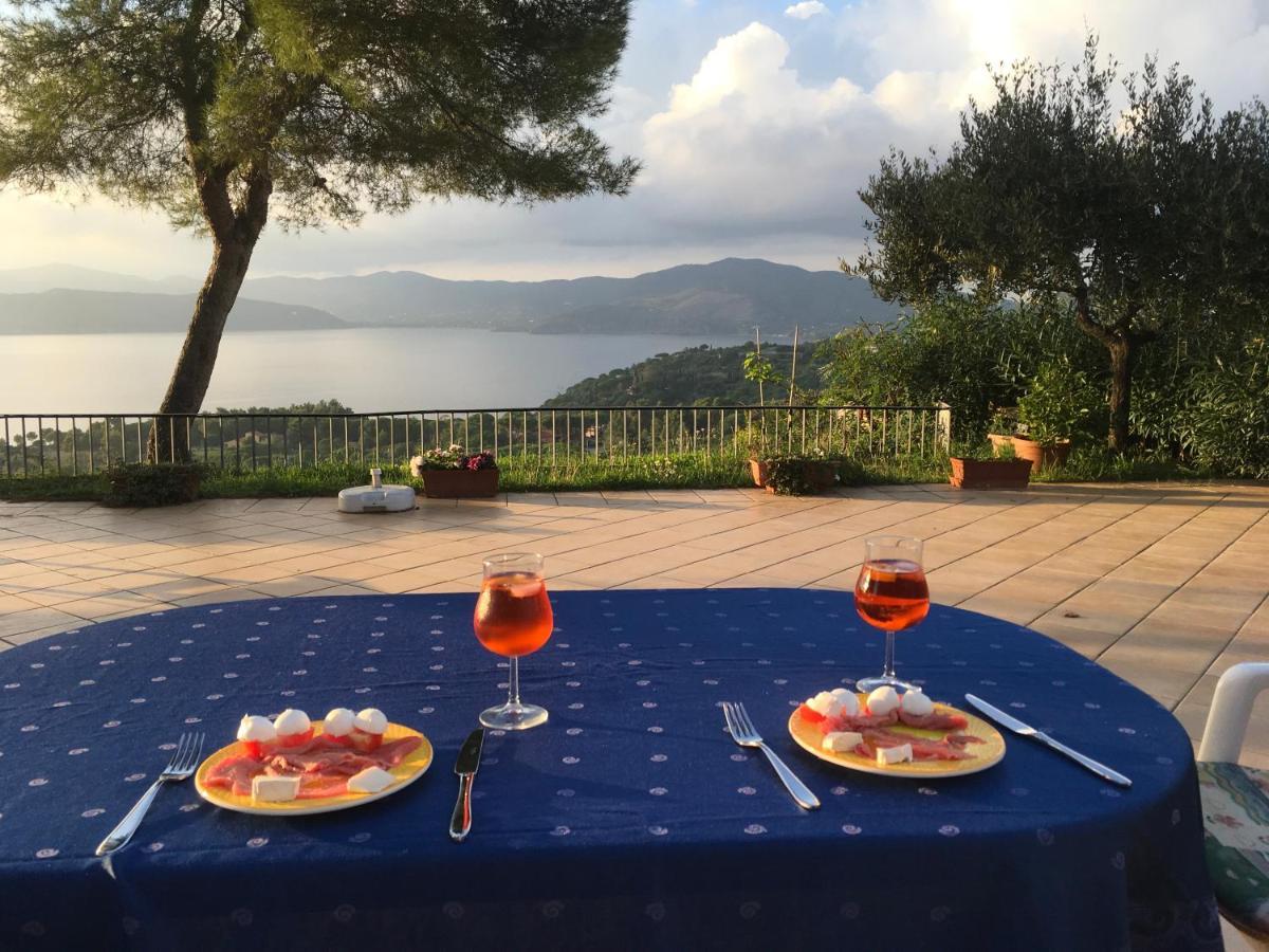 Villa Mit Whirlpool Und Phantastischer Aussicht Capoliveri  Exterior foto